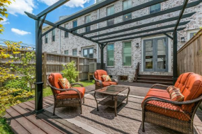Spacious Loft-Style 3BR Townhouse by Hosteeva